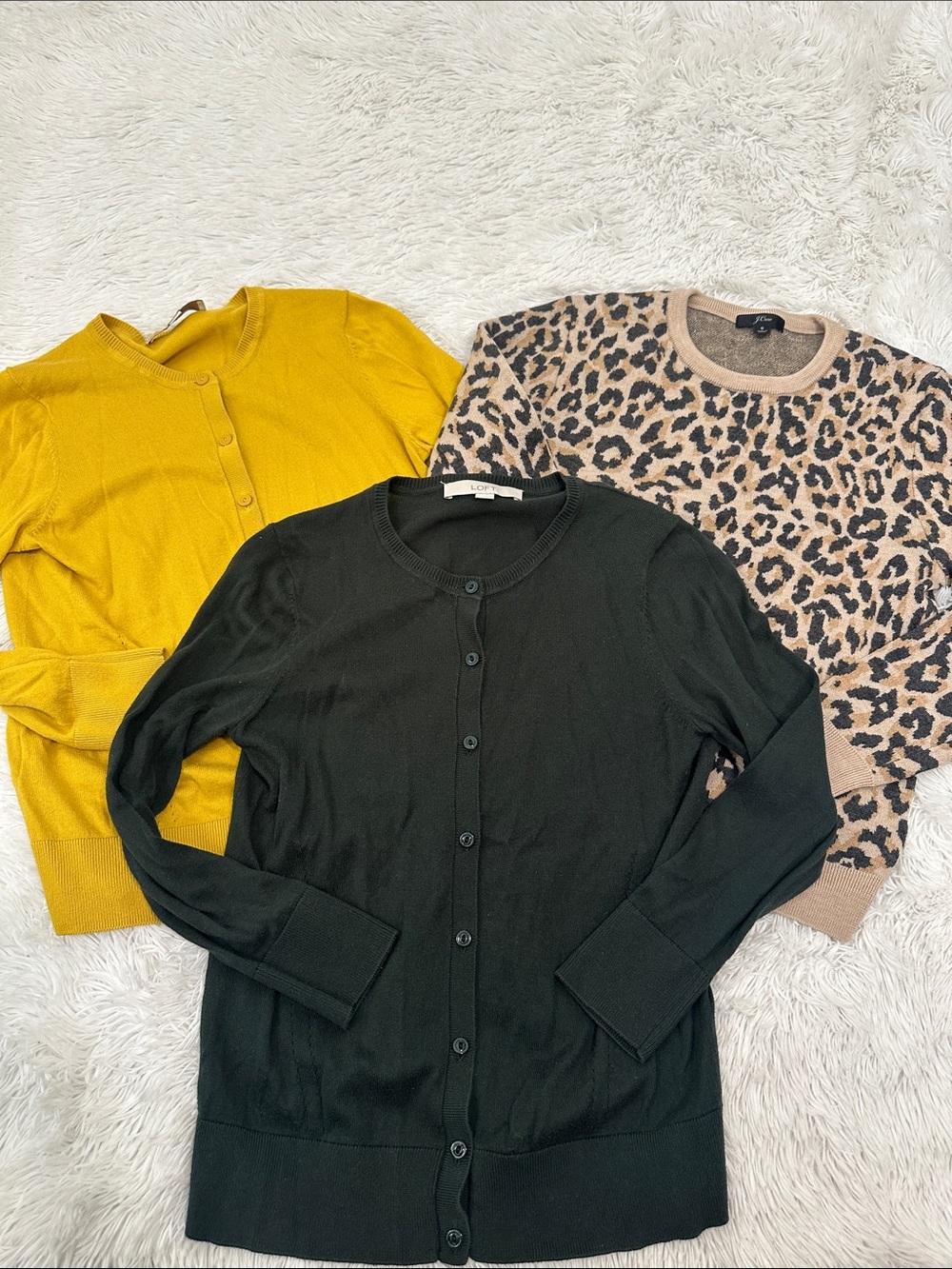 🚗 Bundle of 3 Woman’s Sweaters Size Small Loft/J. Crew